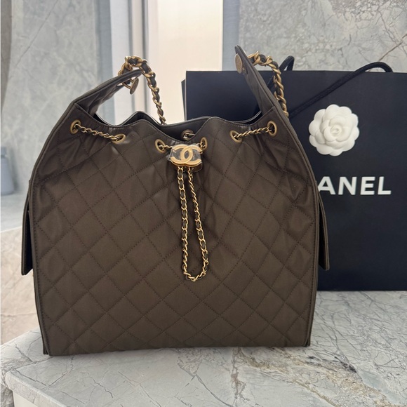 CHANEL Handbags - RARE COLOR, NEW & AUTH! 25S Chanel Medium Khaki 25 Bag W/Pouch